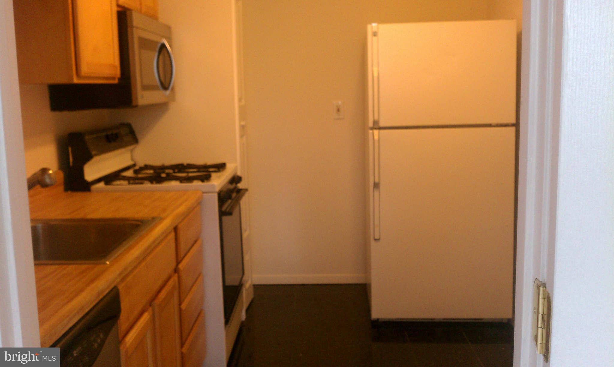 5101 8th Road South, Unit 313 Arlington, VA 22204 - Photo 7 of 8 Kitchen