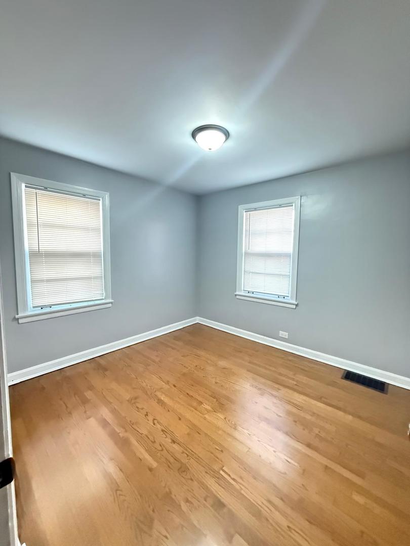 7529 West Rosedale Avenue Chicago, IL 60631 - Photo 8 of 9 Gallery Image 8