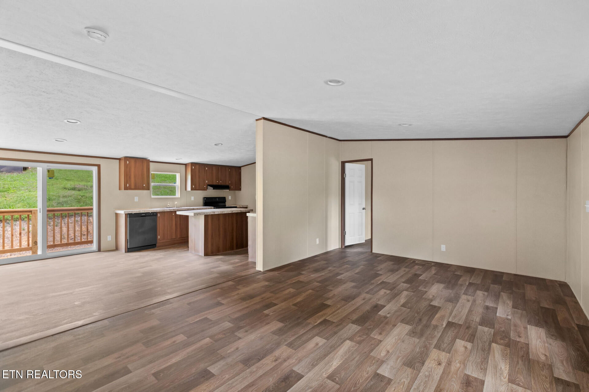 591 Freeman Avenue Newport, TN 37821 - Photo 4 of 23 591 5