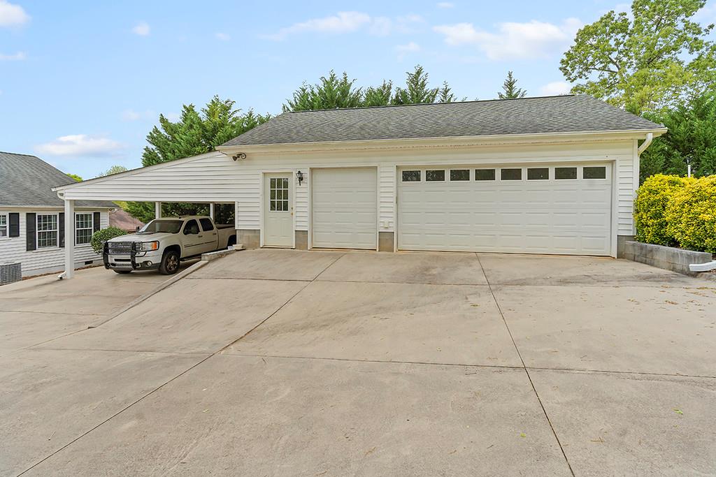 1063 Ridgewood Drive Waterloo, SC 29384 - Photo 3 of 22