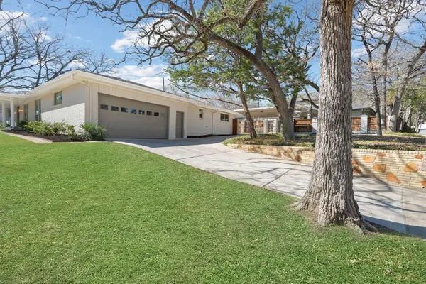 $575,000 | 1306 Driftwood Drive, Euless, TX 76040