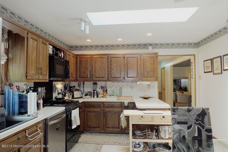 109 White Road Jackson, NJ 08527 - Photo 8 of 22 Kitchen