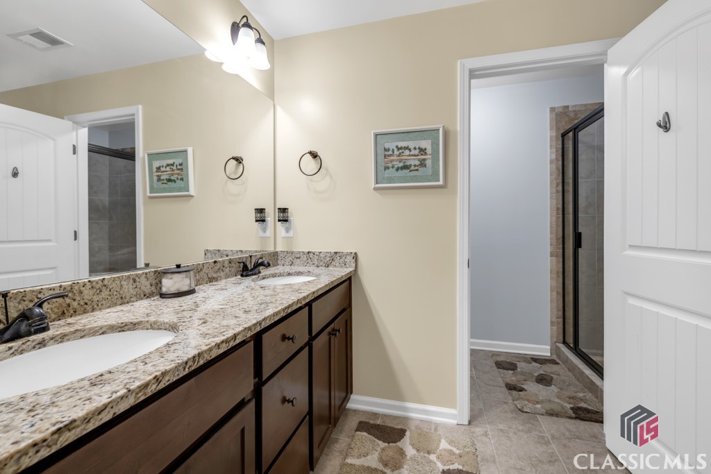 1102 Blackstone Way Atlanta, GA 30339 - Photo 26 of 43 Granite Countertops