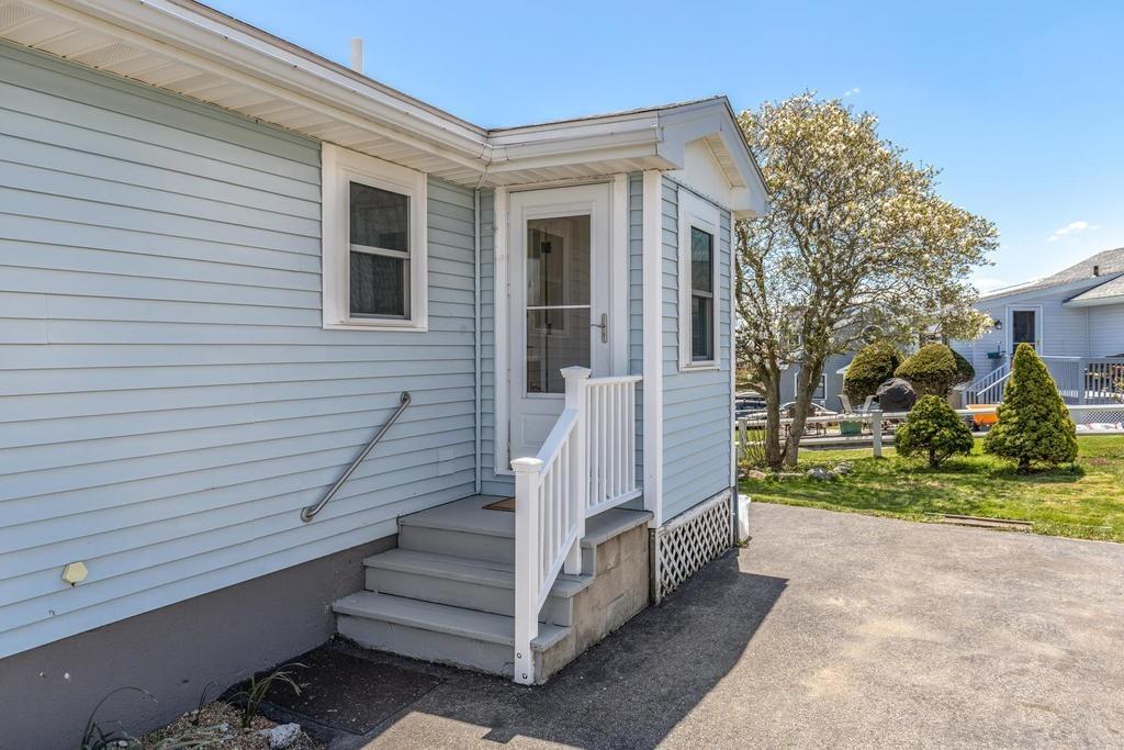 18 Hillside Road Ipswich, MA 01938 - Photo 34 of 38