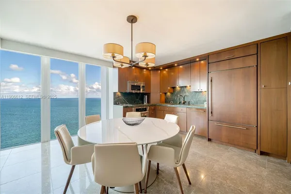 $9,500 | 881 Ocean Drive, Unit 26B, Key Biscayne, FL 33149