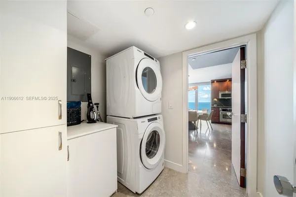 $9,500 | 881 Ocean Drive, Unit 26B, Key Biscayne, FL 33149
