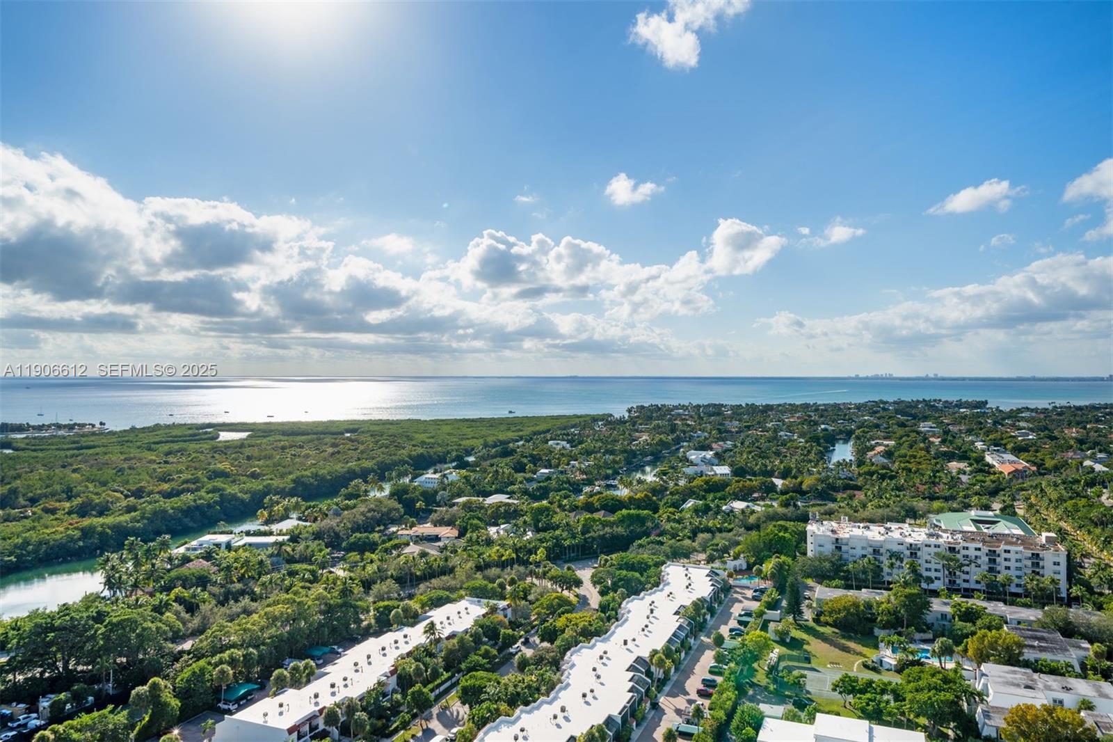 881 Ocean Drive, Unit 26B Key Biscayne, FL 33149 - Photo 30 of 34 a view of a city