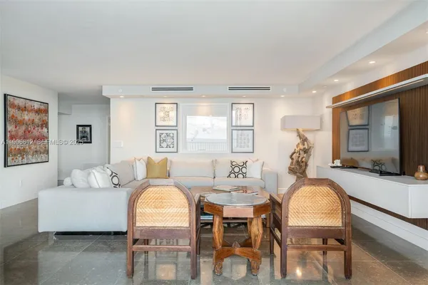 $9,500 | 881 Ocean Drive, Unit 26B, Key Biscayne, FL 33149