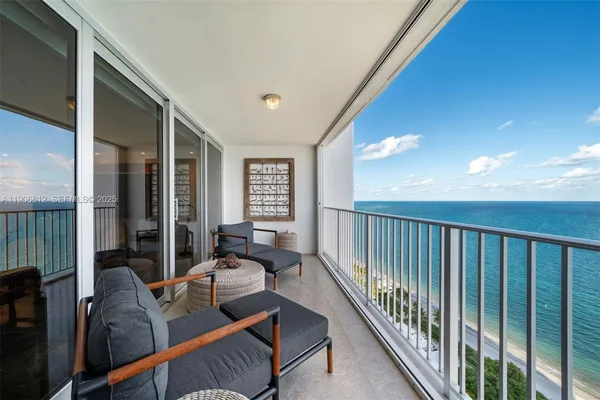 $9,500 | 881 Ocean Drive, Unit 26B, Key Biscayne, FL 33149