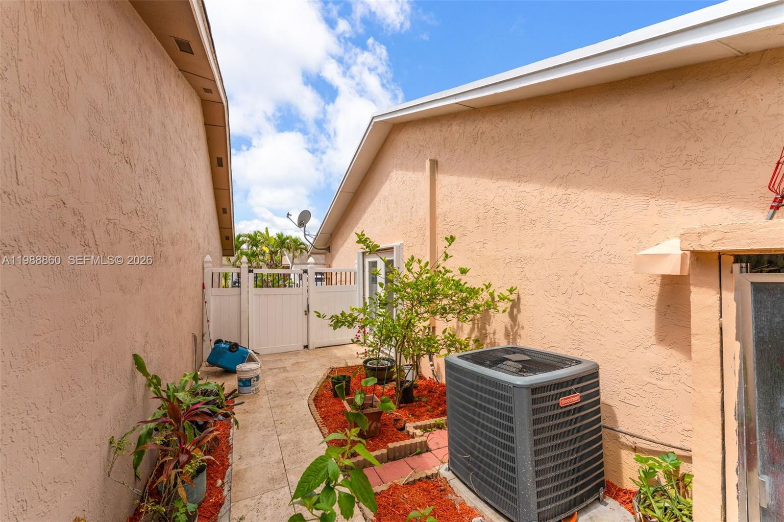 10021 Southwest 145th Place Miami, FL 33186 - Photo 32 of 44