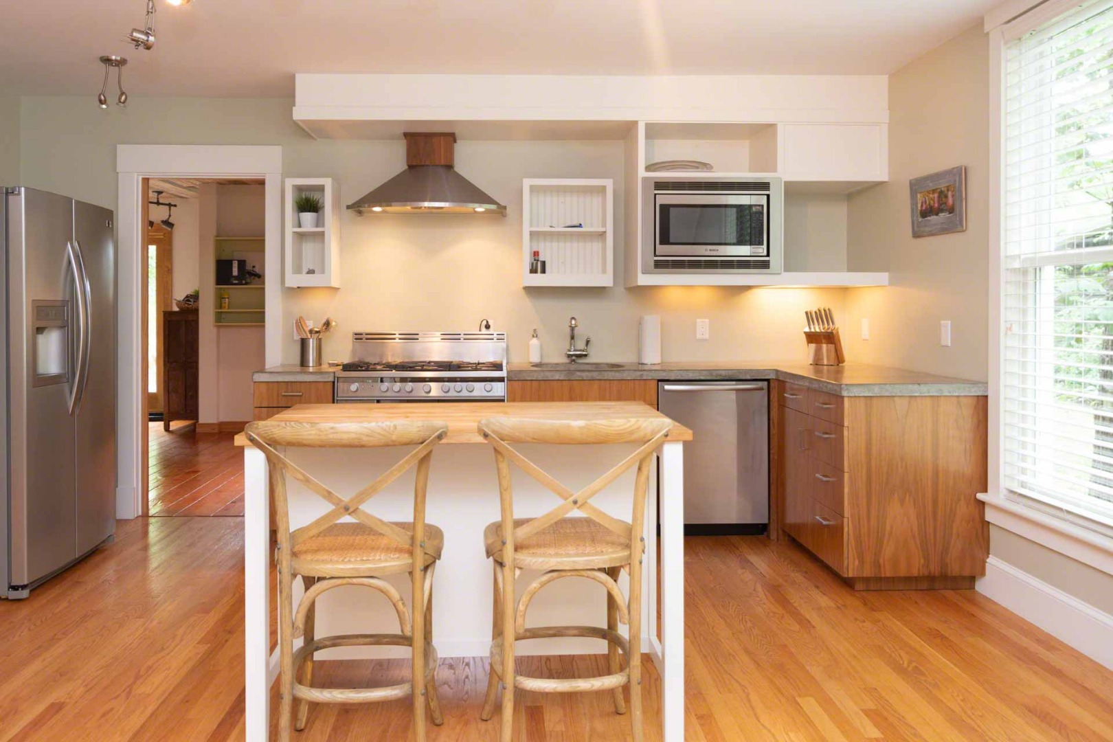 229 State Road Vineyard Haven, MA 02568 - Photo 13 of 46 Gallery Image 13