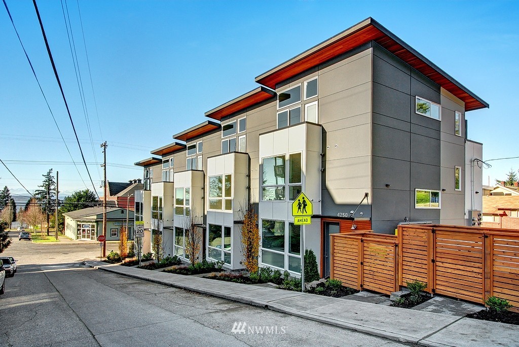 4250 Southwest Myrtle Street, Unit E Seattle, WA 98136 - Photo 21 of 21