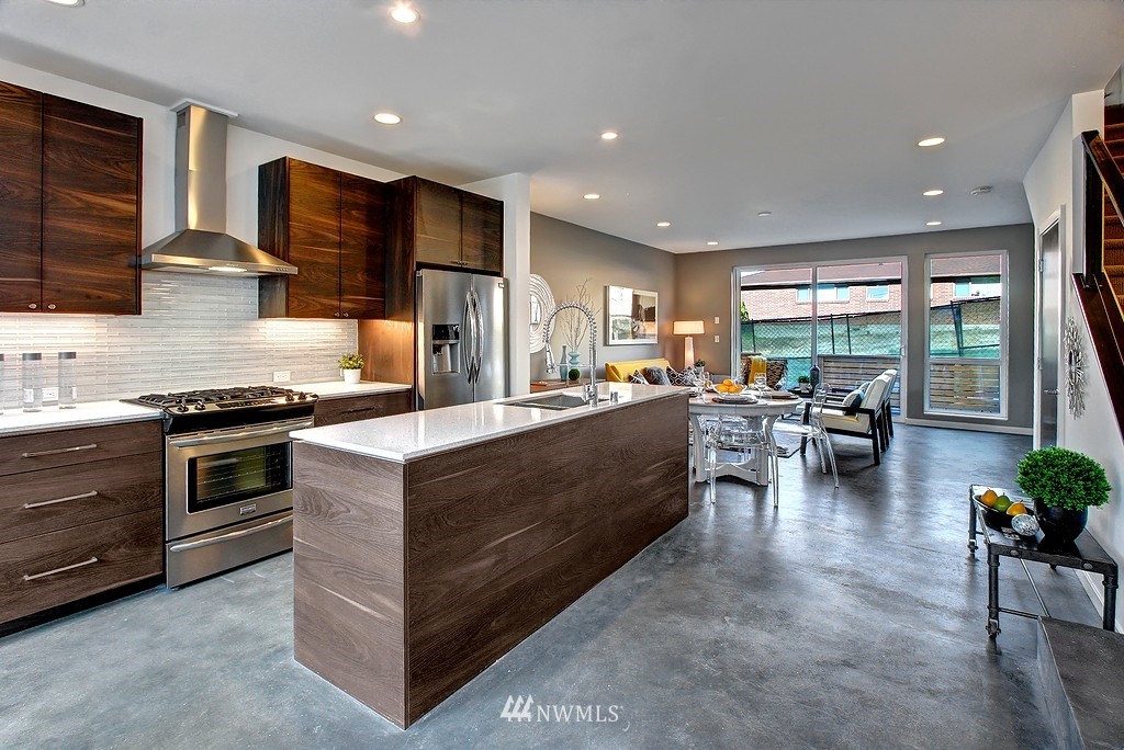 4250 Southwest Myrtle Street, Unit E Seattle, WA 98136 - Photo 9 of 21