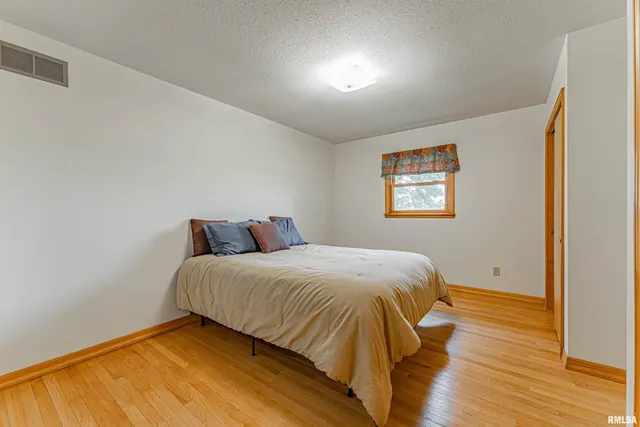 $345,000 | 1598 700th Avenue, Lincoln, IL 62656