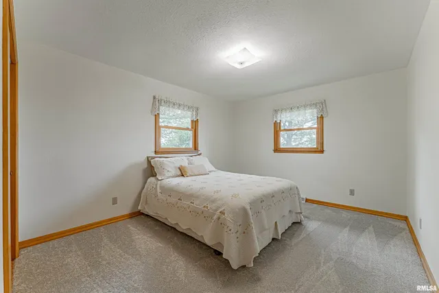 $345,000 | 1598 700th Avenue, Lincoln, IL 62656