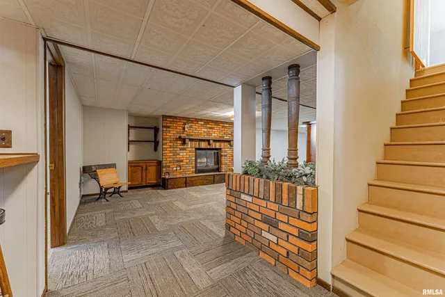 $345,000 | 1598 700th Avenue, Lincoln, IL 62656