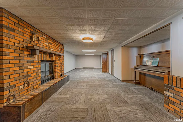 $345,000 | 1598 700th Avenue, Lincoln, IL 62656