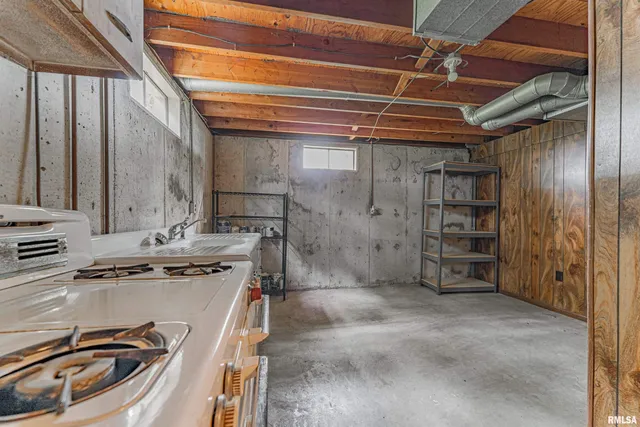 $345,000 | 1598 700th Avenue, Lincoln, IL 62656