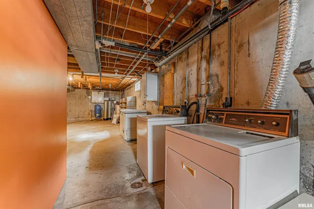 $345,000 | 1598 700th Avenue, Lincoln, IL 62656