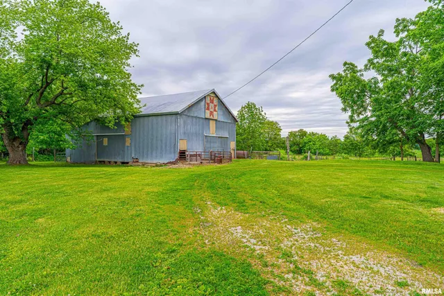 $345,000 | 1598 700th Avenue, Lincoln, IL 62656