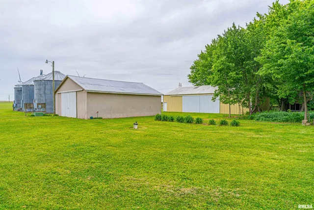 $345,000 | 1598 700th Avenue, Lincoln, IL 62656