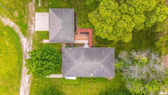 $345,000 | 1598 700th Avenue, Lincoln, IL 62656