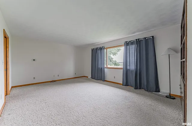 $345,000 | 1598 700th Avenue, Lincoln, IL 62656