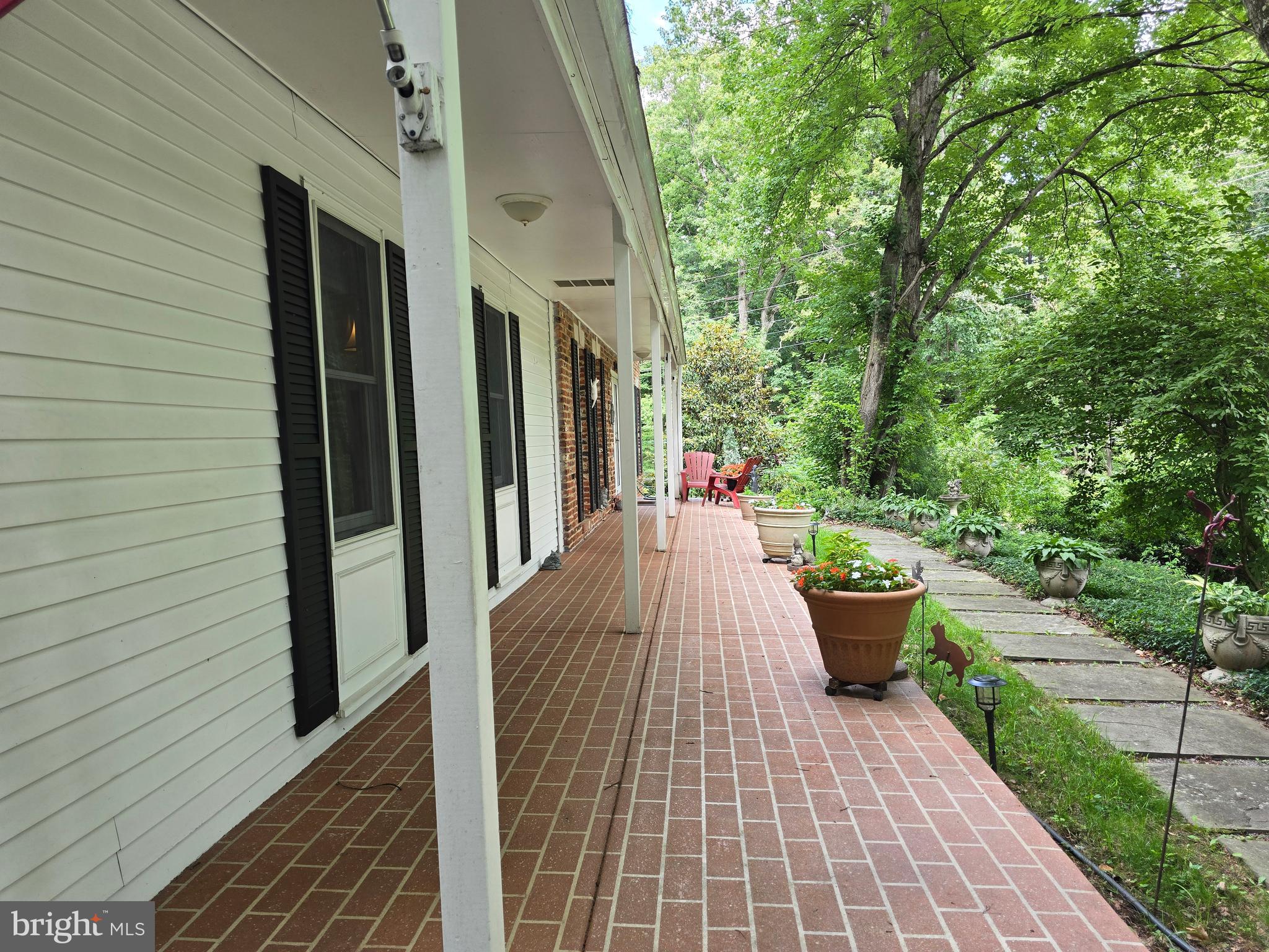16601 Briardale Road Rockville, MD 20855 - Photo 3 of 70