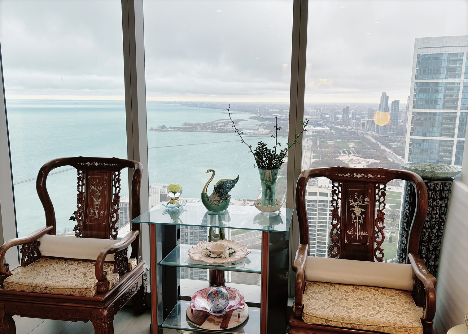363 East Wacker Drive, Unit 4801 Chicago, IL 60601 - Photo 6 of 36 a living room with furniture and a window