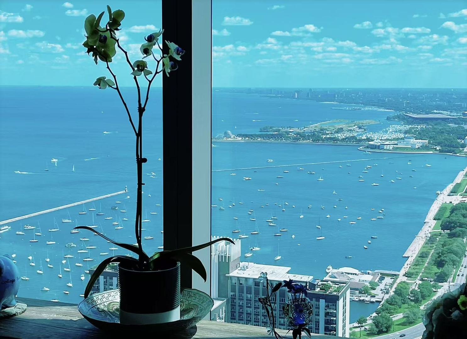 363 East Wacker Drive, Unit 4801 Chicago, IL 60601 - Photo 8 of 36 a view of a balcony with an outdoor space