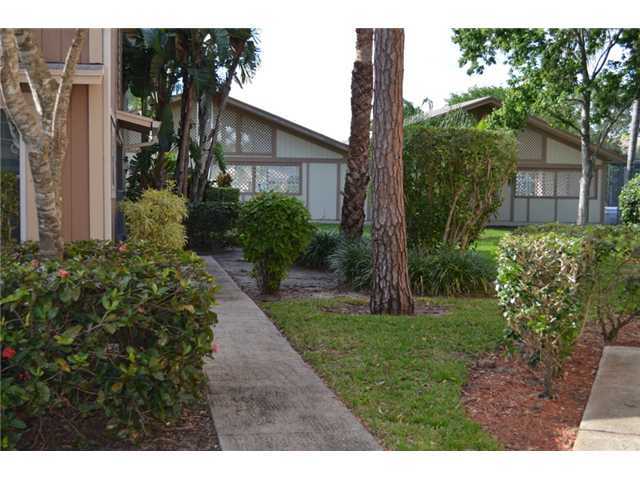 366 Maplecrest Circle Jupiter, FL 33458 - Photo 2 of 5 Additional Photo