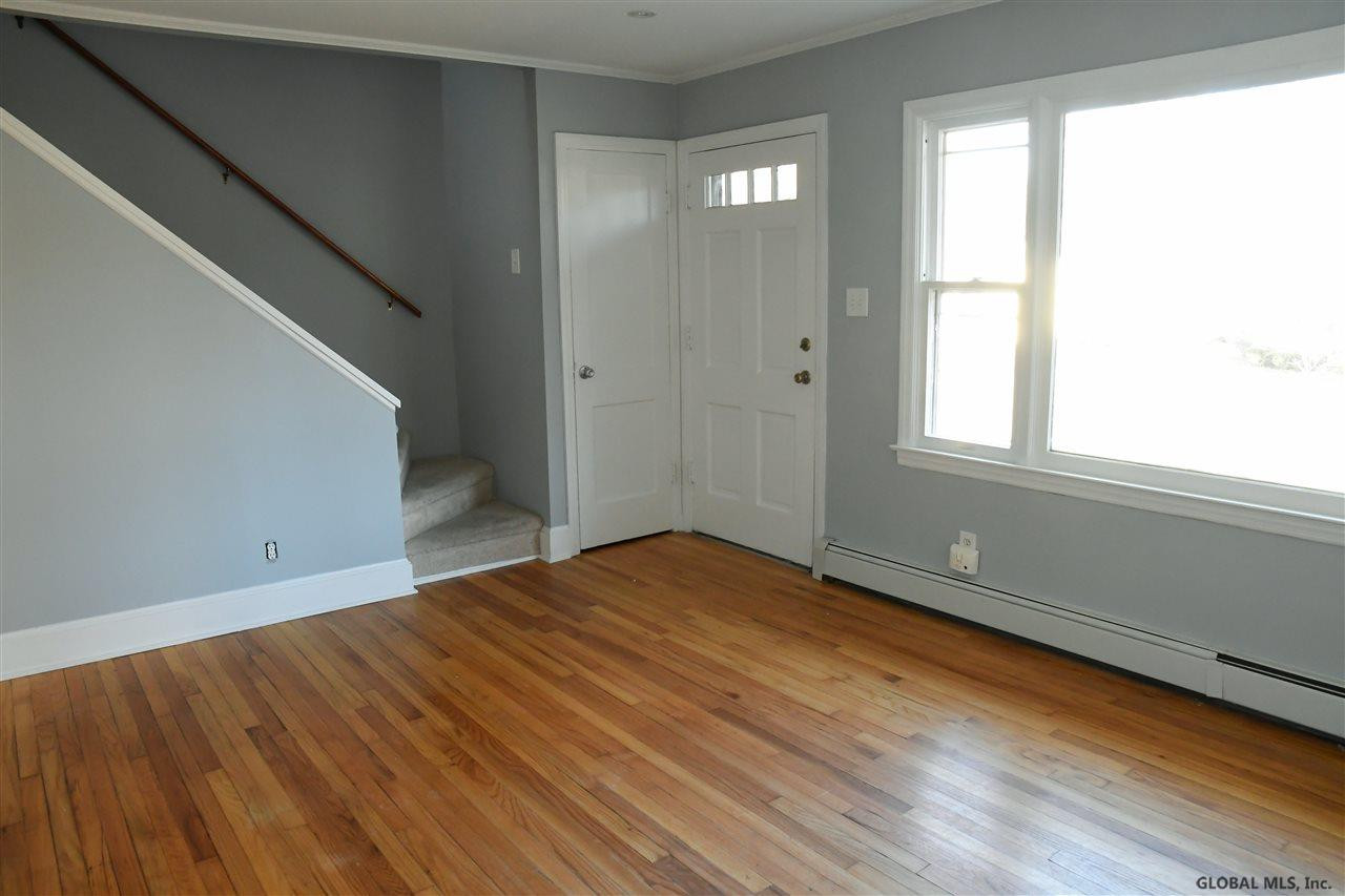 4 Wellington Road Bethlehem, NY 12054 - Photo 4 of 23 Photo 4