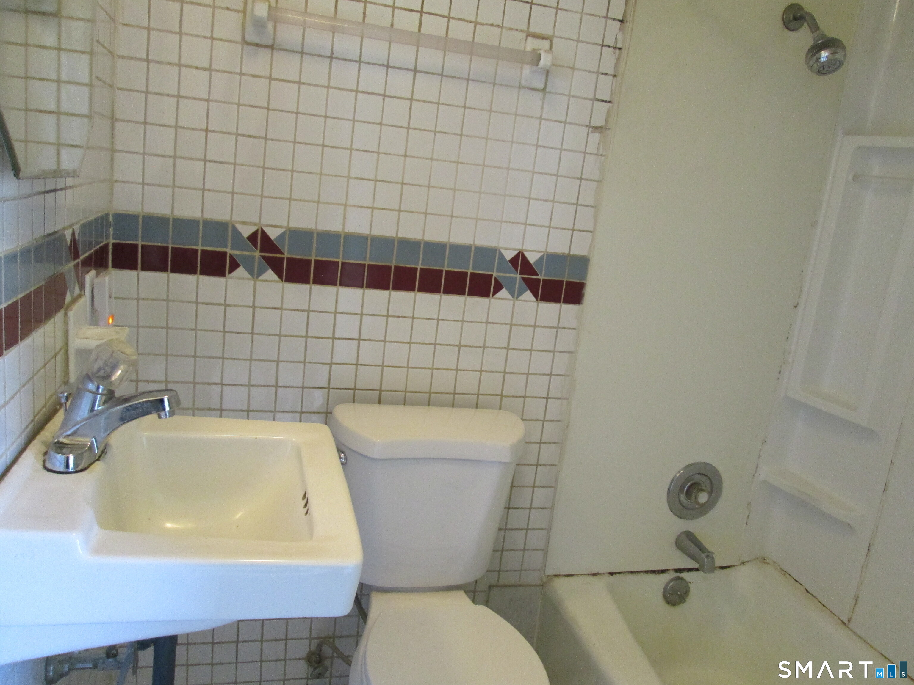 124 Spring Street Naugatuck, CT 06770 - Photo 9 of 19