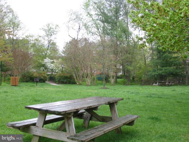 6626 Boulevard View, Unit B2 Alexandria, VA 22307 - Photo 16 of 29 a view of a wooden deck and back yard