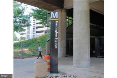 6626 Boulevard View, Unit B2 Alexandria, VA 22307 - Photo 17 of 29