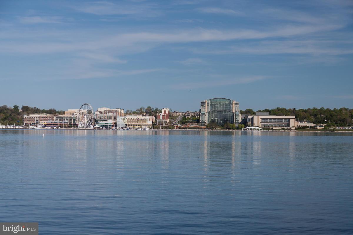 6626 Boulevard View, Unit B2 Alexandria, VA 22307 - Photo 29 of 29 a view of ocean view