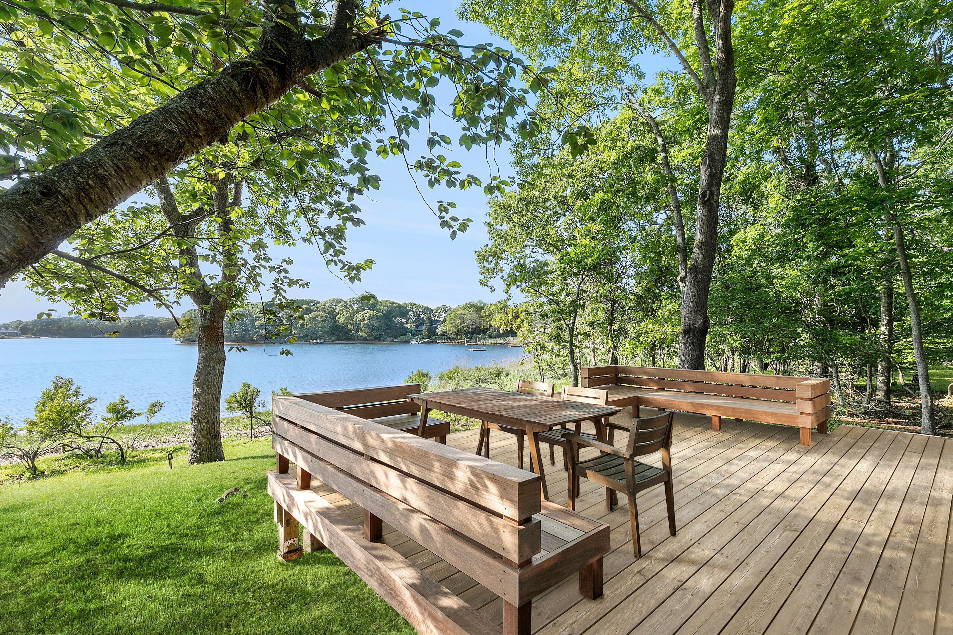 33 Bluff Point Road Sag Harbor, NY 11963 - Photo 12 of 20