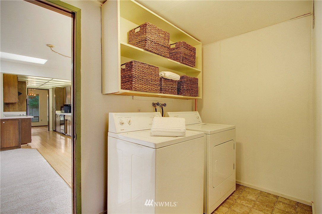 4529 Northeast 24th Street Renton, WA 98059 - Photo 8 of 18