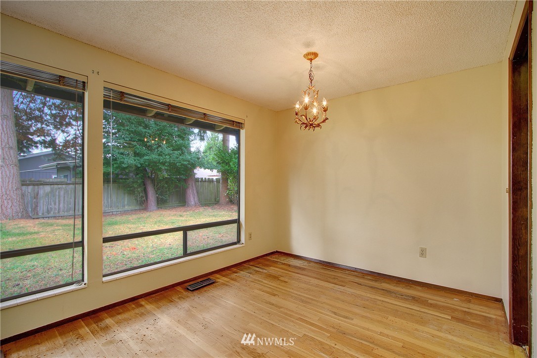 4529 Northeast 24th Street Renton, WA 98059 - Photo 9 of 18
