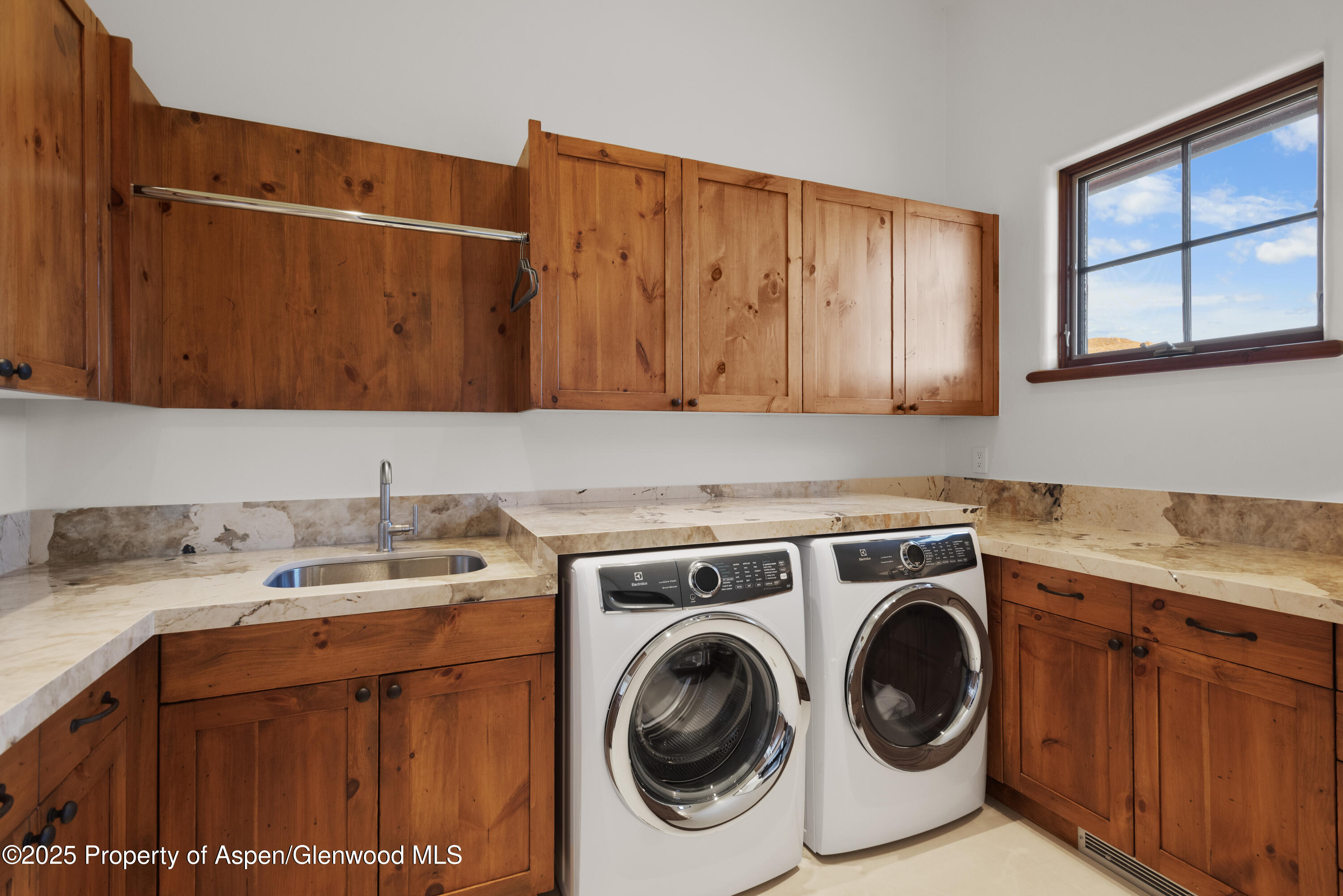 800 Oak Ridge Road Snowmass Village, CO 81615 - Photo 47 of 54 Laundry Room