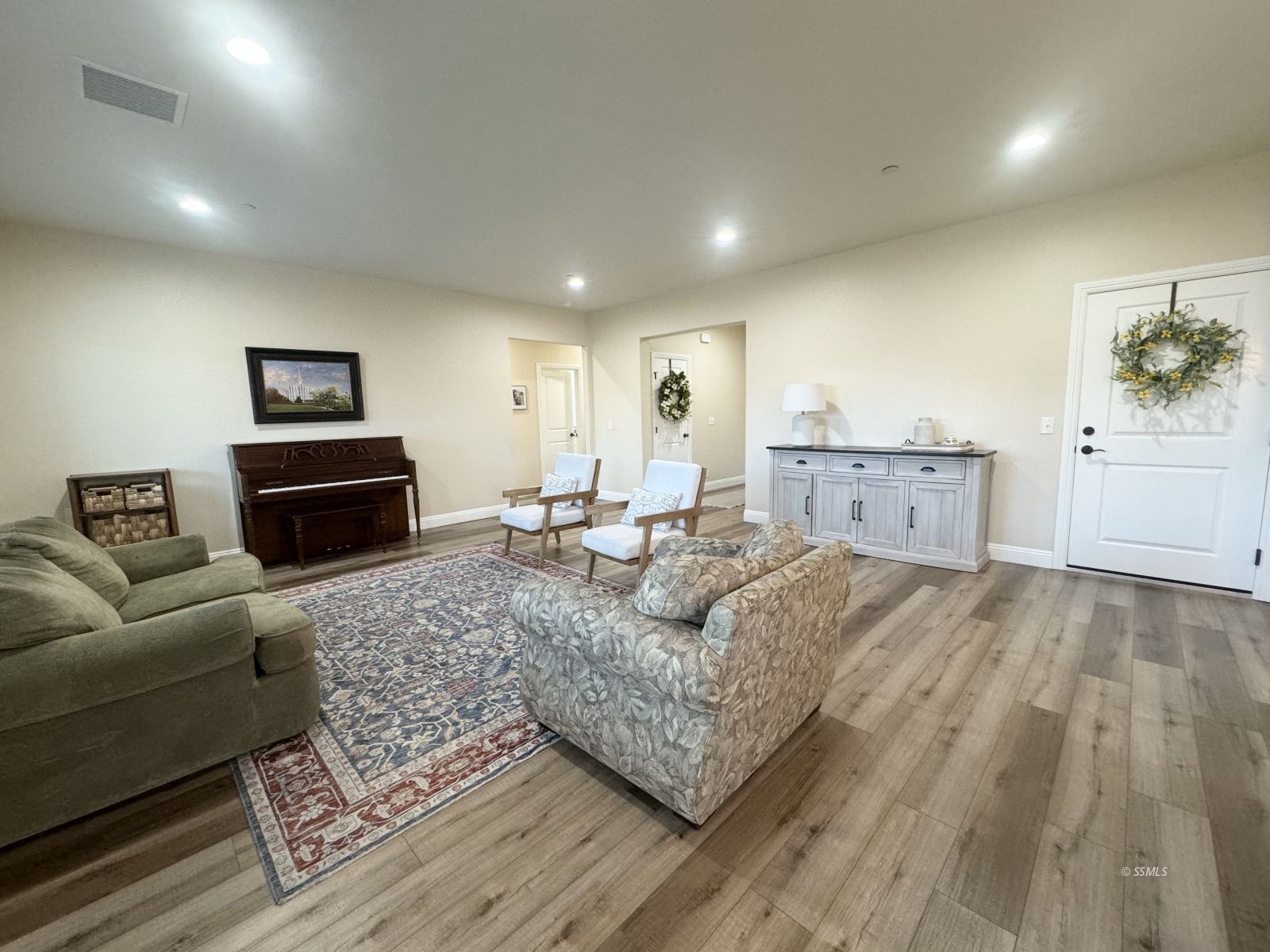 1038 Ocean Avenue Ridgecrest, CA 93555 - Photo 4 of 28 Gallery Image 4