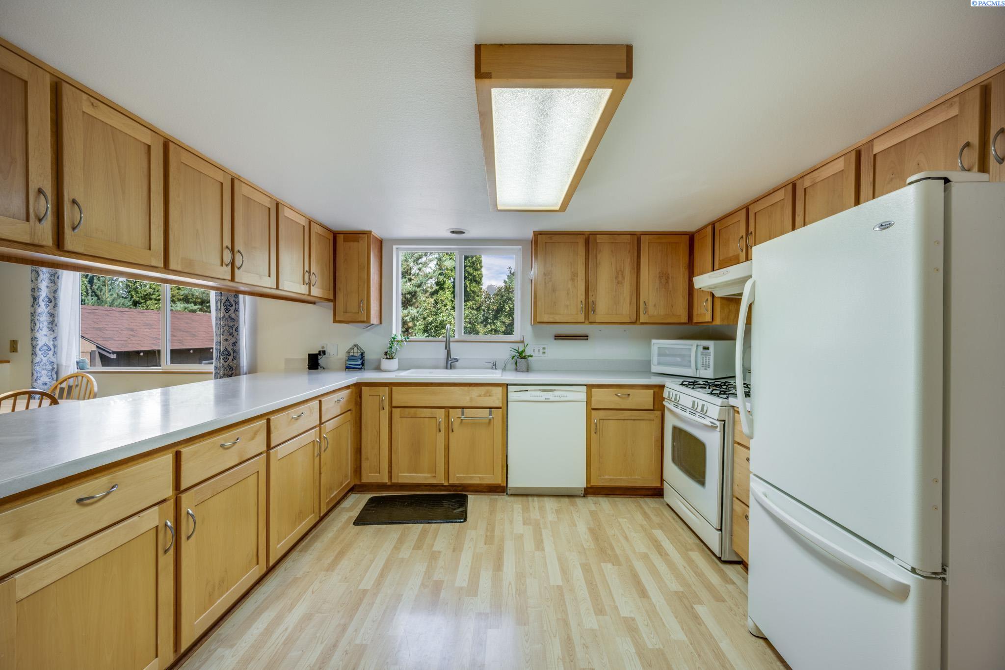 800 Southeast Edge Knoll Drive Pullman, WA 99163 - Photo 10 of 30 Gallery Image 10