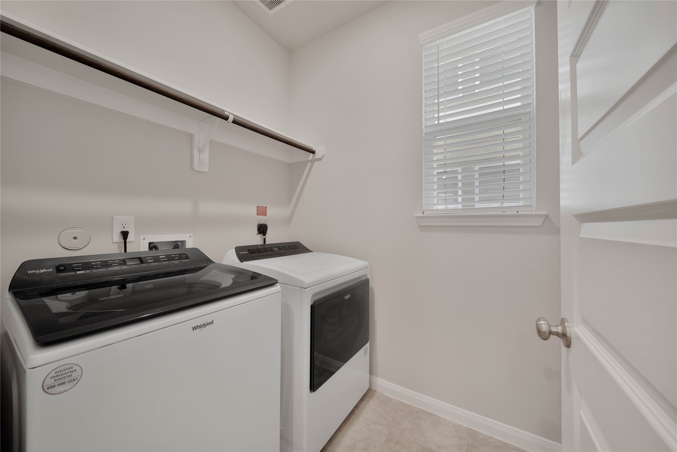 7080 Silverleaf Oak Street Conroe, TX 77304 - Photo 19 of 35 This Whirlpool washer and dryer will stay with the home!