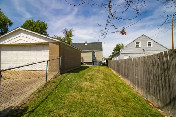 $215,000 | 2604 Hillcrest Terrace, Evansville, IN 47712