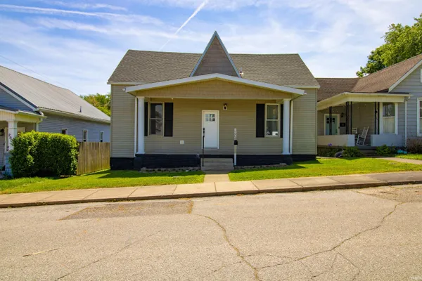 $215,000 | 2604 Hillcrest Terrace, Evansville, IN 47712