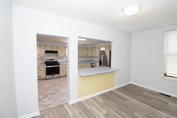 $215,000 | 2604 Hillcrest Terrace, Evansville, IN 47712