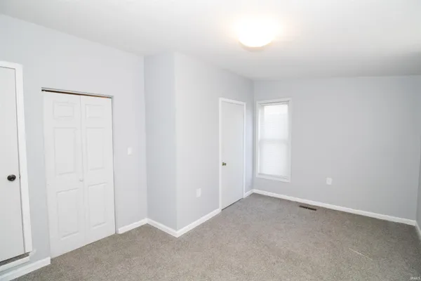 $215,000 | 2604 Hillcrest Terrace, Evansville, IN 47712