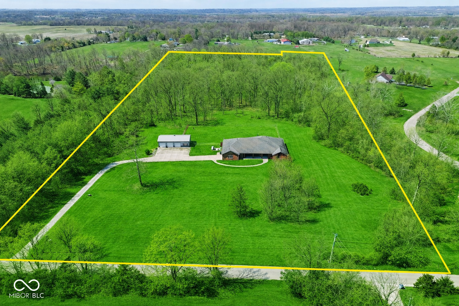 4244 Flake Road Martinsville, IN 46151 - Photo 4 of 48