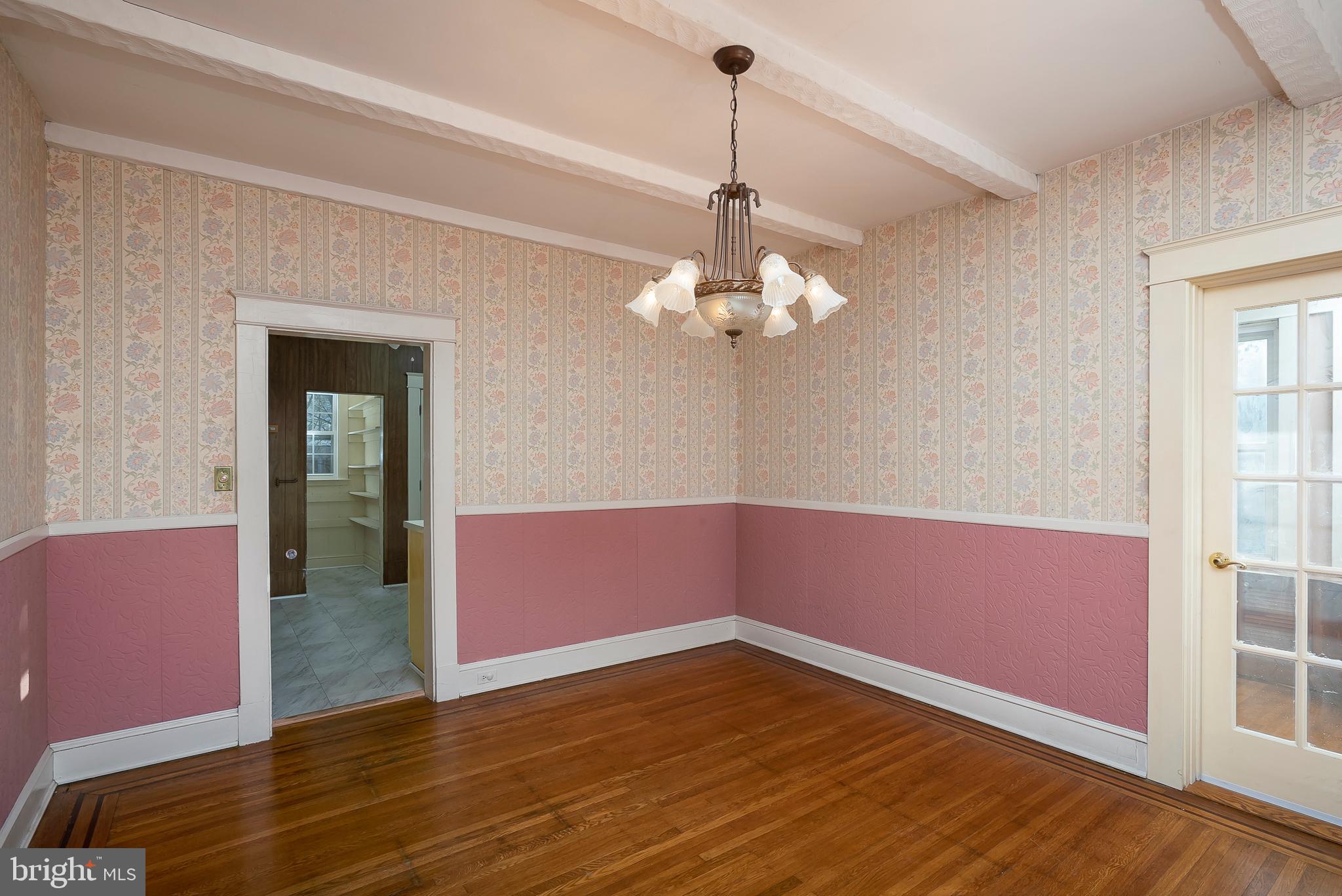 1305 Frederick Road Baltimore, MD 21228 - Photo 7 of 28 Dining Room