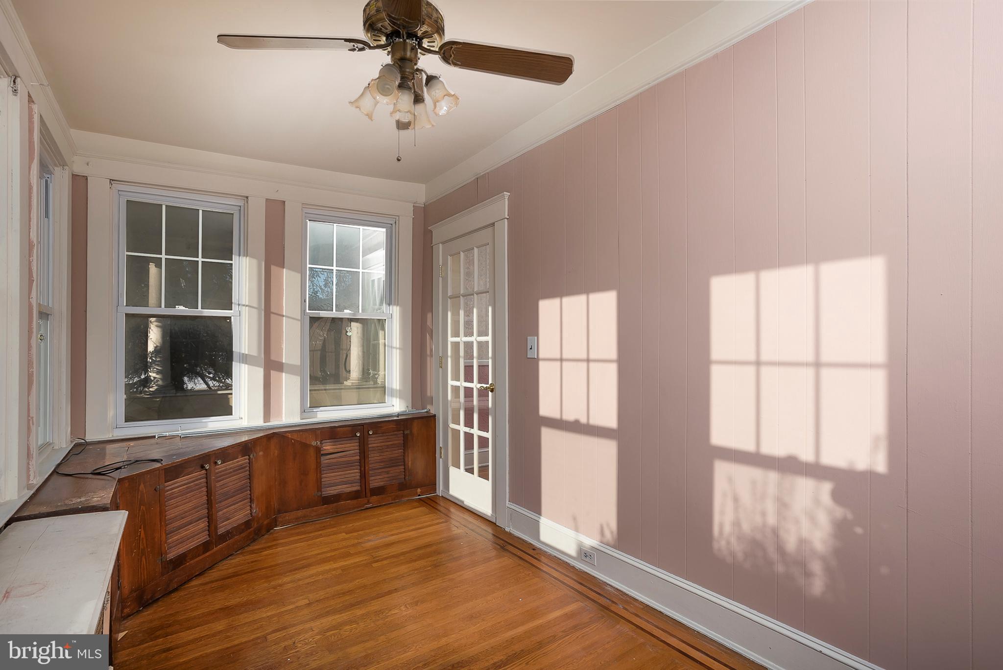 1305 Frederick Road Baltimore, MD 21228 - Photo 9 of 28 Sunroom